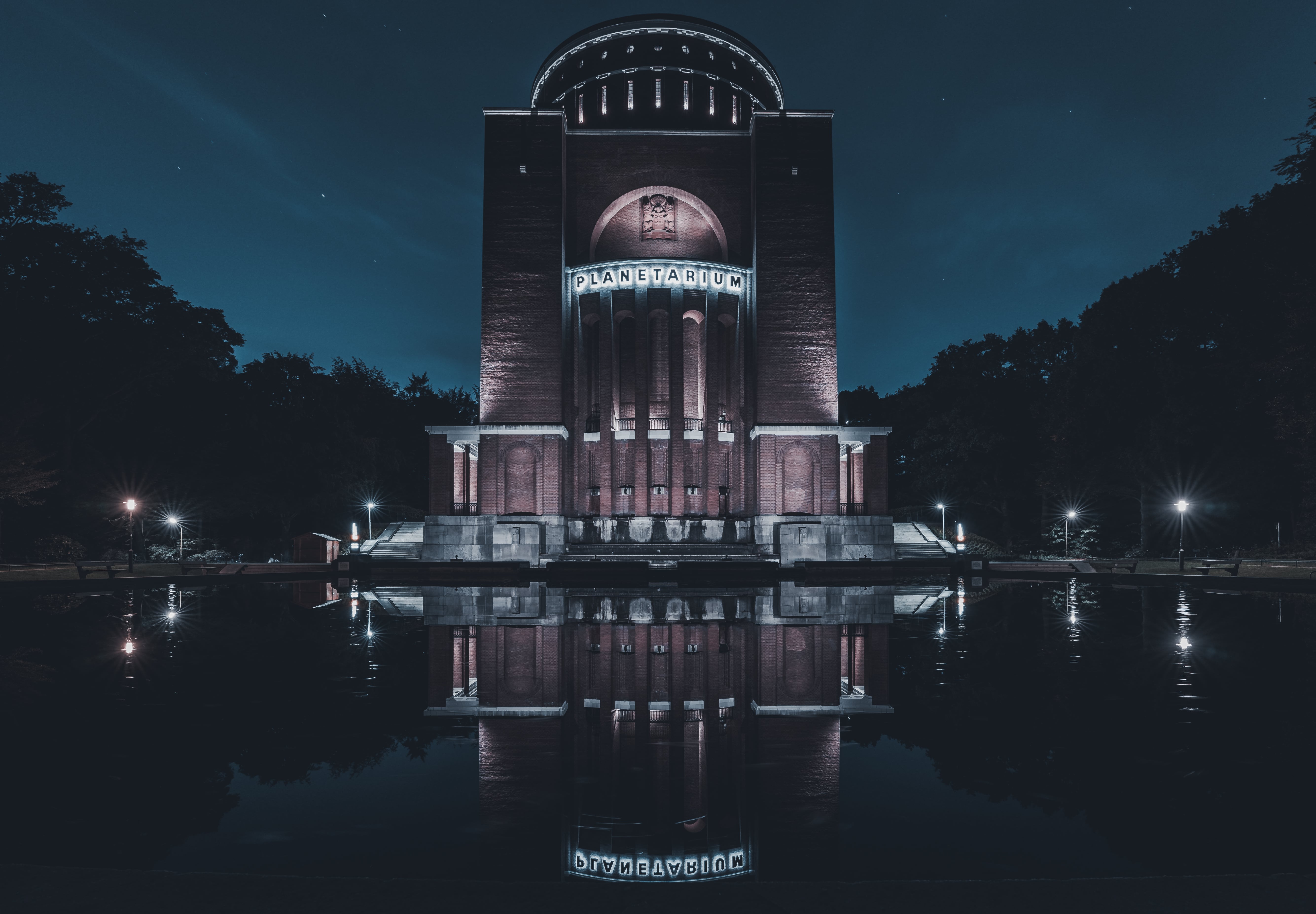 Hamburg Nights, frame 13 — photograph by baadersen